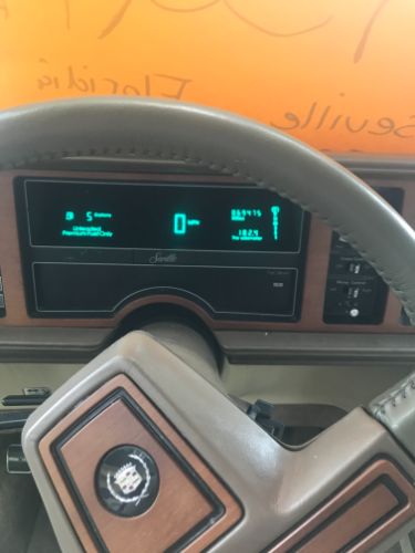 Cadillac-Sedan-1986-2