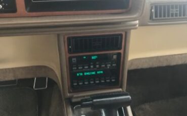 Cadillac-Sedan-1986-4
