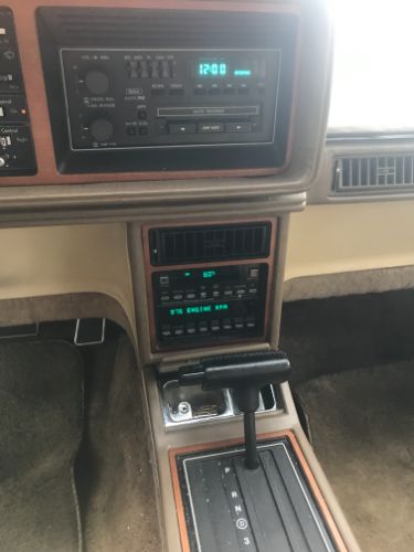 Cadillac-Sedan-1986-4