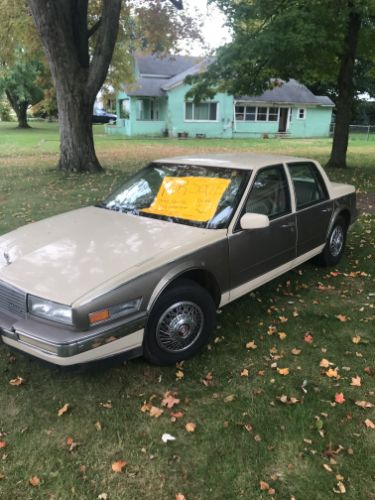 Cadillac-Sedan-1986-6