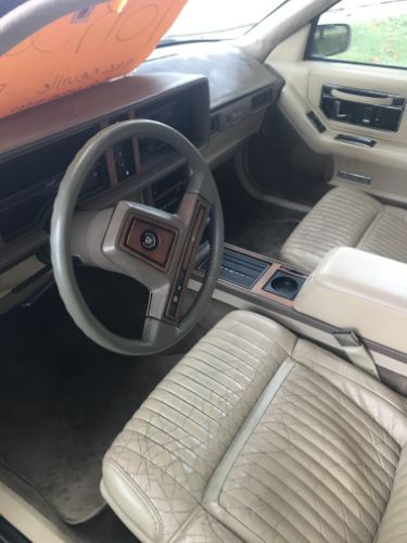 Cadillac-Sedan-1986