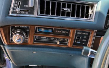 Cadillac-Sedan-deville-1975-blue-12