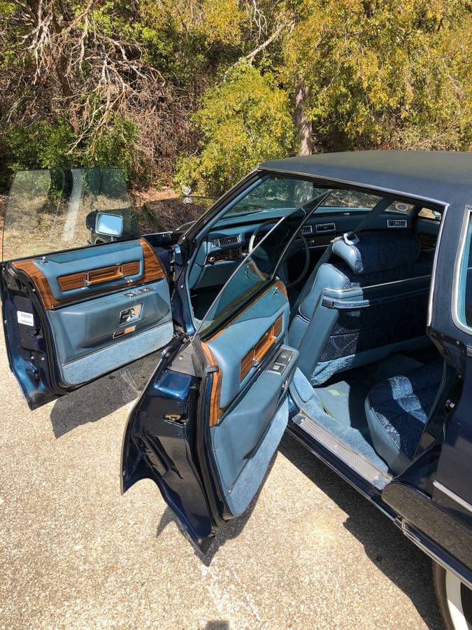 Cadillac-Sedan-deville-1975-blue-14