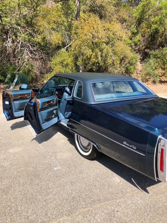 Cadillac-Sedan-deville-1975-blue-16