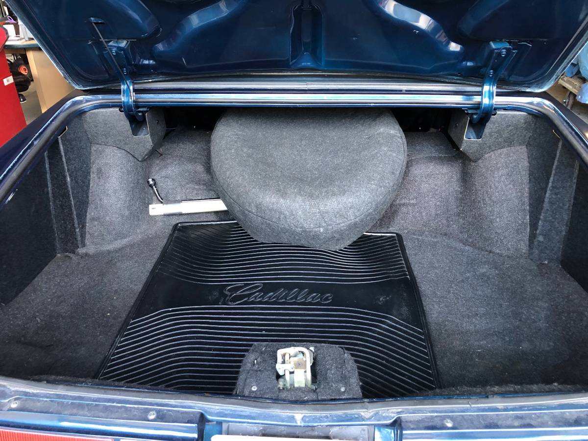 Cadillac-Sedan-deville-1975-blue-6