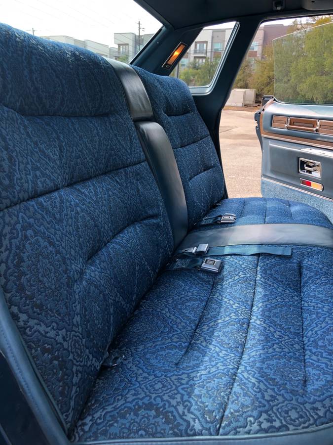 Cadillac-Sedan-deville-1975-blue-9