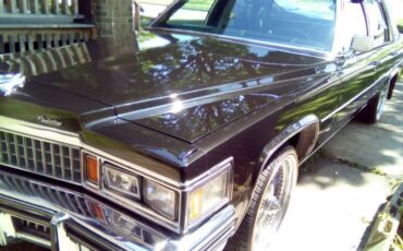 Cadillac-Sedan-deville-1978-Black