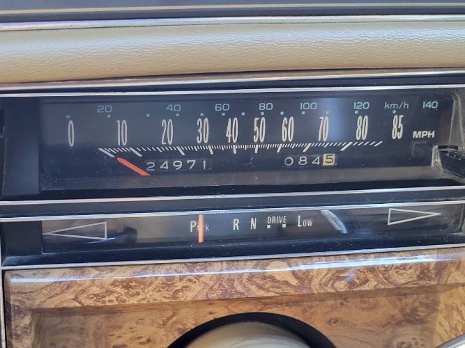 Cadillac-Sedan-deville-1979-1