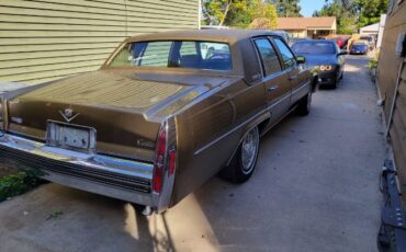 Cadillac-Sedan-deville-1979-5