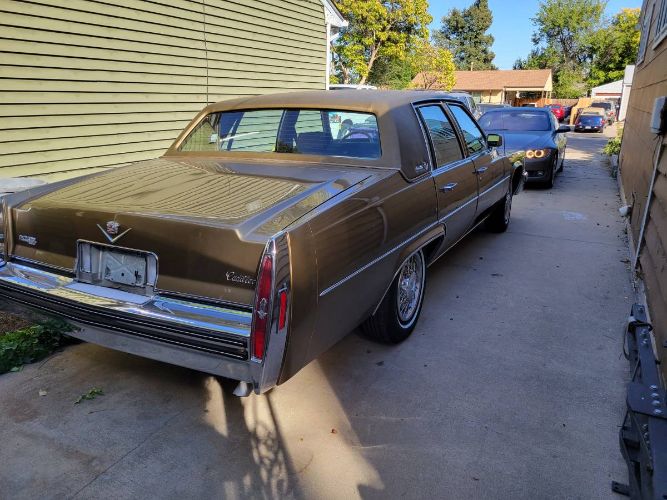 Cadillac-Sedan-deville-1979-5