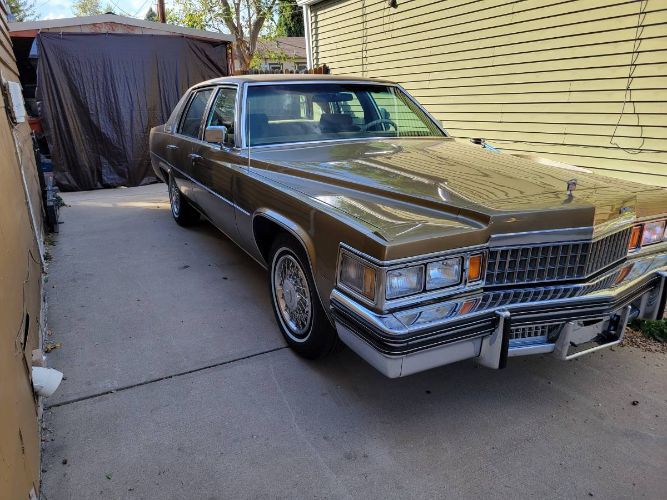 Cadillac-Sedan-deville-1979-6