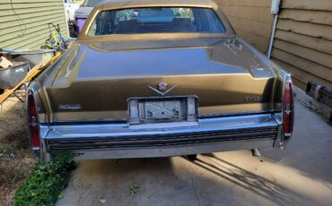 Cadillac-Sedan-deville-1979-8