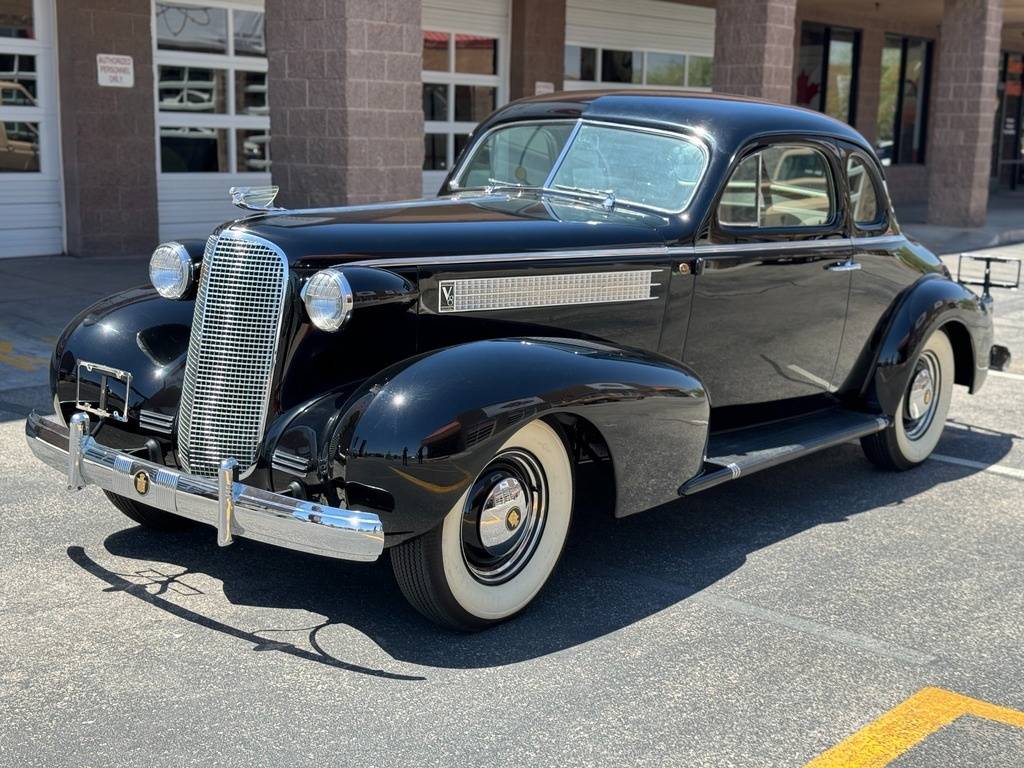 Cadillac-Series-60-opera-coupe-1937-black-2