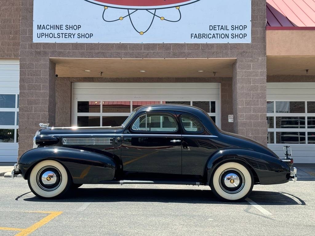 Cadillac-Series-60-opera-coupe-1937-black-3