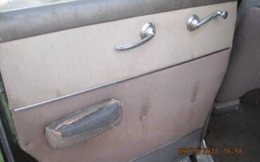 Cadillac-Series-61-1950-Black-Beige-16
