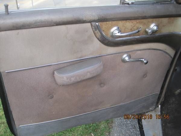 Cadillac-Series-61-1950-Black-Beige-17