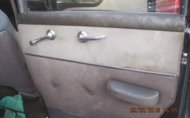 Cadillac-Series-61-1950-Black-Beige-20