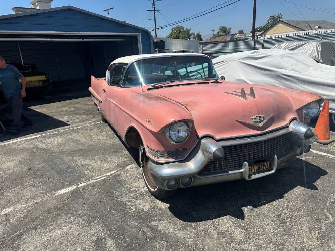 Cadillac-Series-62-1957-2