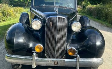 Cadillac-Series-75-fleetwood-limousine-1937-black-3
