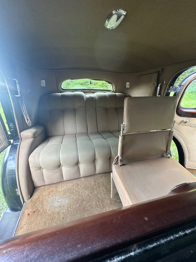 Cadillac-Series-75-fleetwood-limousine-1937-black-9