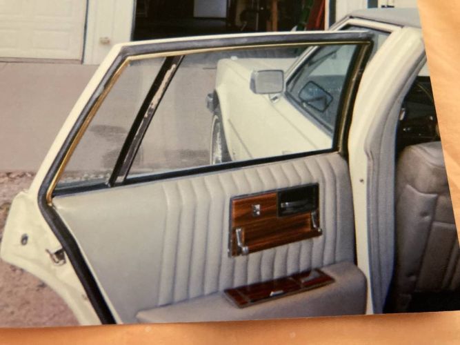 Cadillac-Seville-1976-White-1