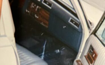 Cadillac-Seville-1976-White-4