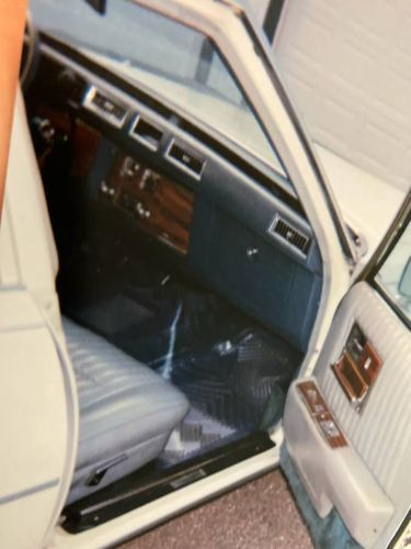 Cadillac-Seville-1976-White-4