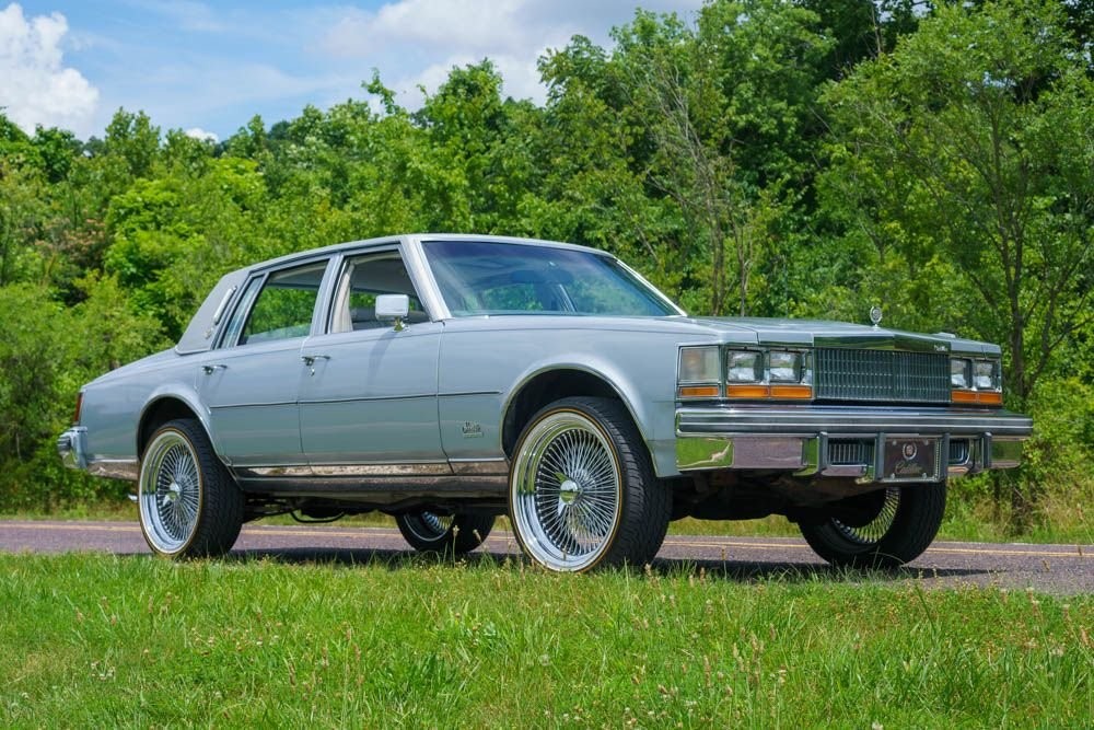 Cadillac-Seville-1977-1