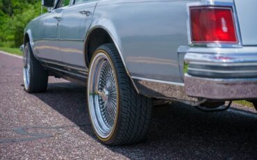 Cadillac-Seville-1977-10