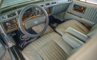 Cadillac-Seville-1977-13