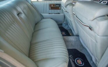 Cadillac-Seville-1977-16