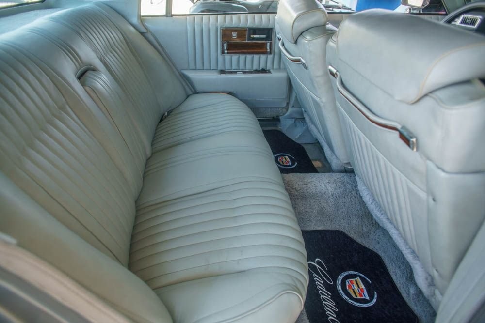 Cadillac-Seville-1977-16