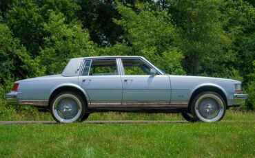Cadillac-Seville-1977-2