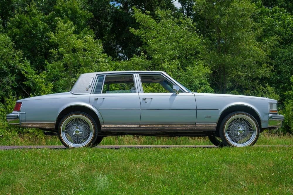 Cadillac-Seville-1977-2