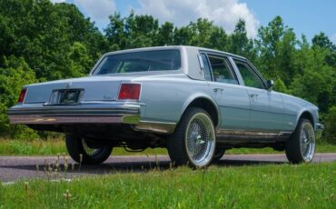 Cadillac-Seville-1977-3