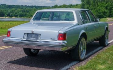 Cadillac-Seville-1977-4