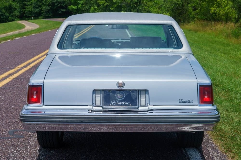Cadillac-Seville-1977-5