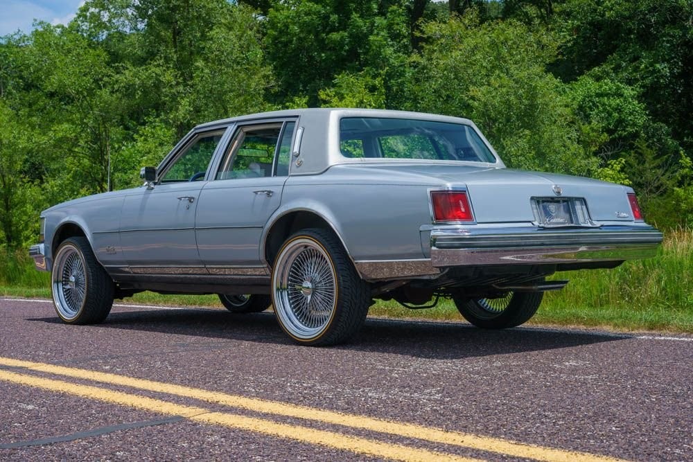 Cadillac-Seville-1977-6