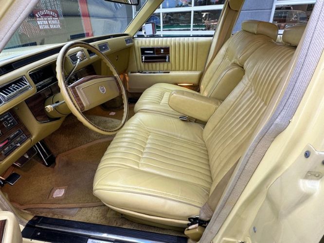 Cadillac-Seville-1977-Naples-Yellow-Yellow-Leather-14