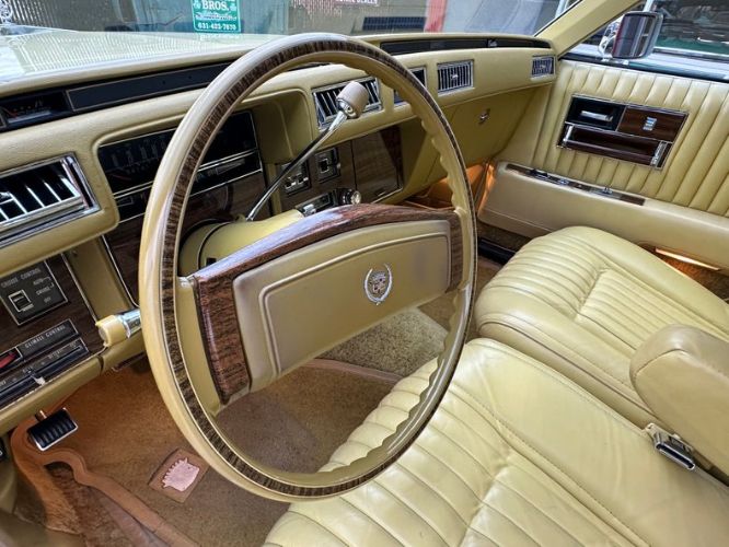 Cadillac-Seville-1977-Naples-Yellow-Yellow-Leather-15