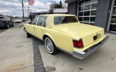 Cadillac-Seville-1977-Naples-Yellow-Yellow-Leather-19