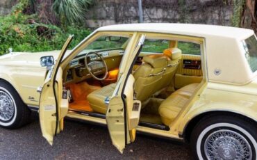 Cadillac-Seville-1977-Naples-Yellow-Yellow-Leather-23