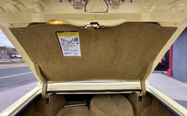 Cadillac-Seville-1977-Naples-Yellow-Yellow-Leather-26