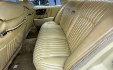 Cadillac-Seville-1977-Naples-Yellow-Yellow-Leather-34