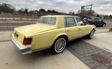Cadillac-Seville-1977-Naples-Yellow-Yellow-Leather-7