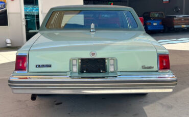 Cadillac-Seville-1977-Sedan-5