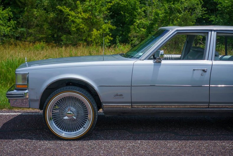 Cadillac-Seville-1977-Silver-12