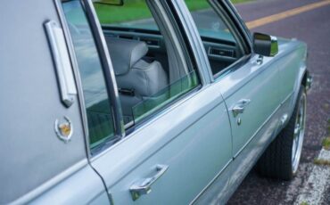 Cadillac-Seville-1977-Silver-18