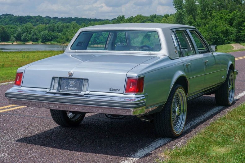 Cadillac-Seville-1977-Silver-2