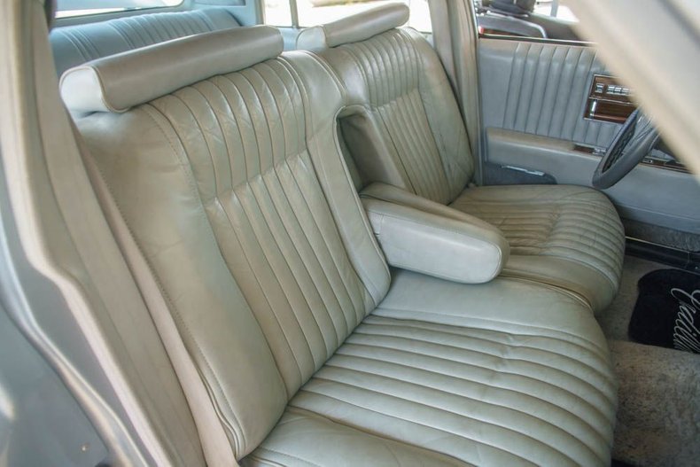 Cadillac-Seville-1977-Silver-20